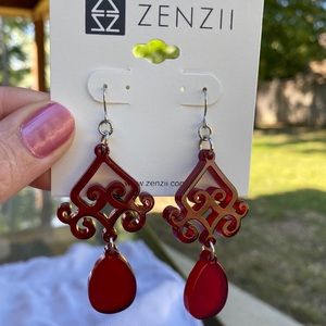 Zenzii Resin Art Deco Design:  Red